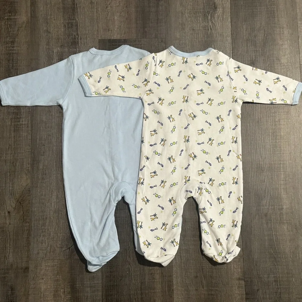 New Blue and White Baby Size Medium (12-18lbs) Kids One Piece Footie Pajama Set